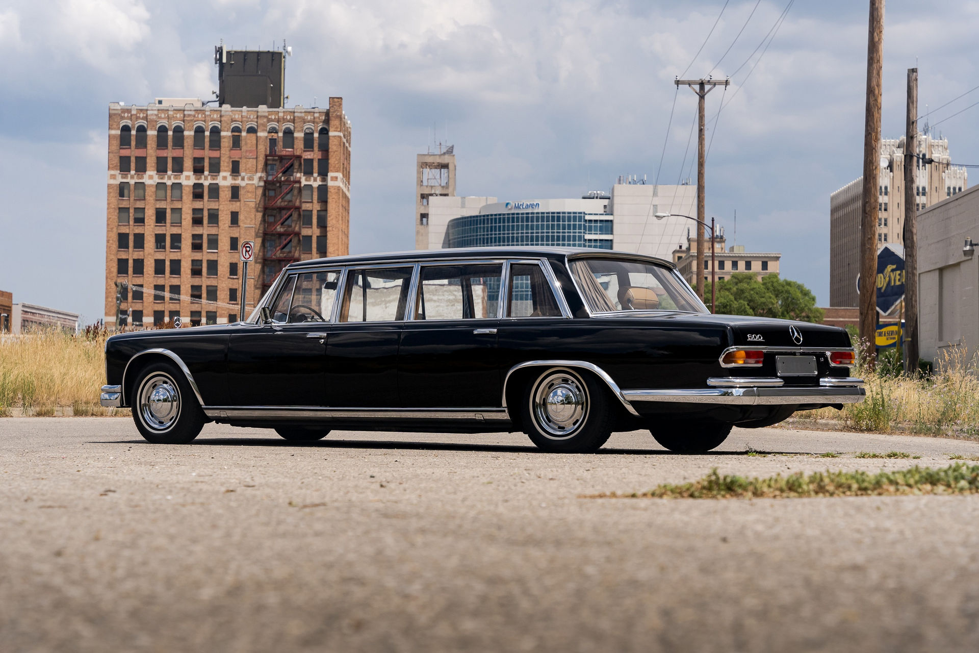 Mercedes-Benz 600 Pullman (10)