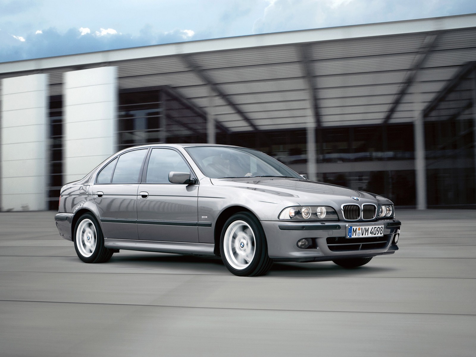 BMW Seria 5 E 39, a patra generatie