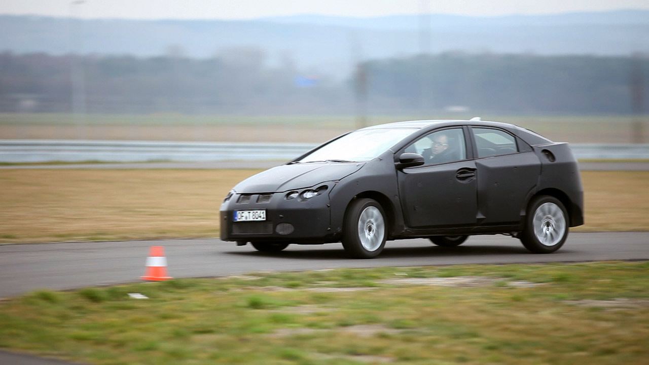 Noua Honda Civic are suspensia spate imbunatatita si promite un mult mai bun comportament