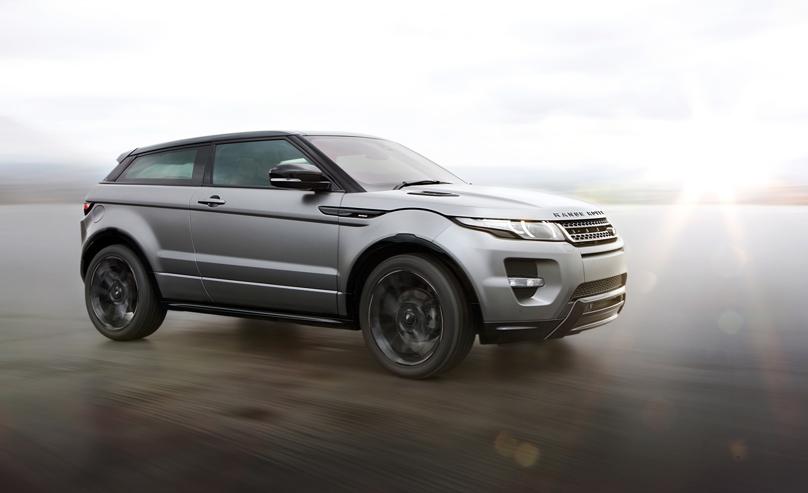 Range Rover Evoque with VIctoria Beckham: 200 exemplare si 103.995 euro pretul