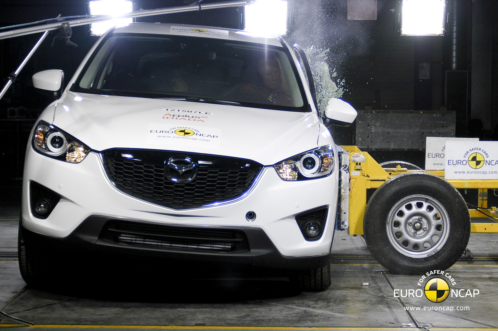 Mazda CX-5 primeste 5 stele Euro NCAP, precum si punctajul maxim pentru un SUV compact