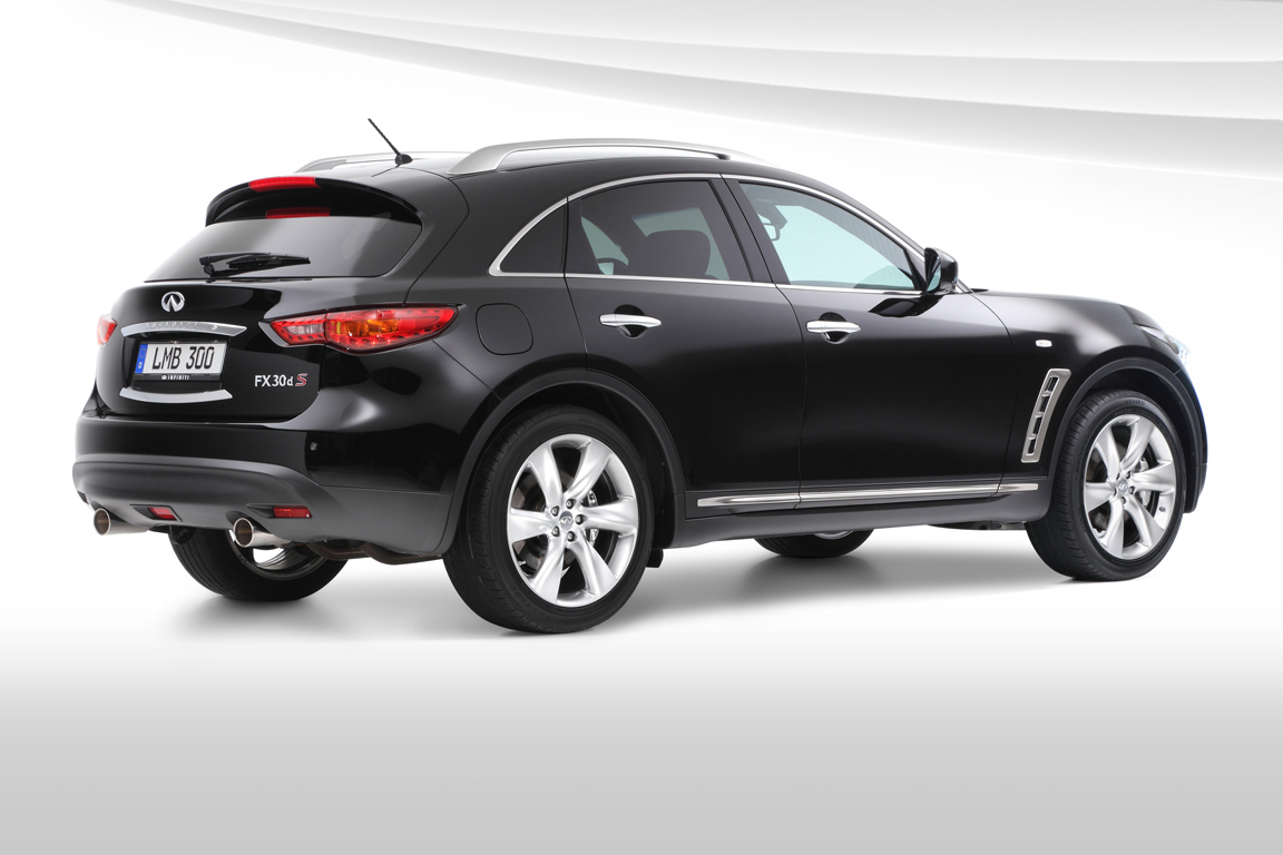 Premiera: motor diesel Infiniti