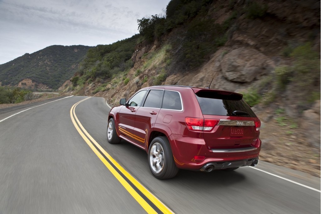 Jeep Grand Cherokee SRT8: 0-100 km/h in 4,8 secunde si 250 km/h viteza maxima