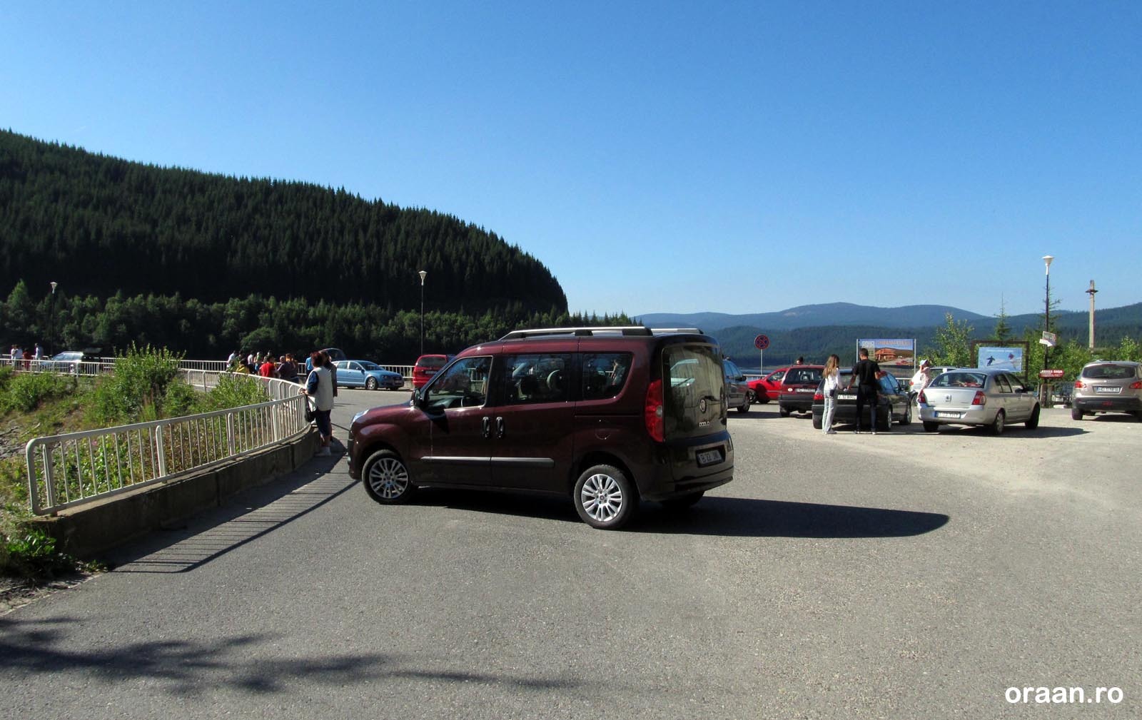 Barajul Oasa, un fel de corespondent al barajului Vidraru de pe Transfagarasan