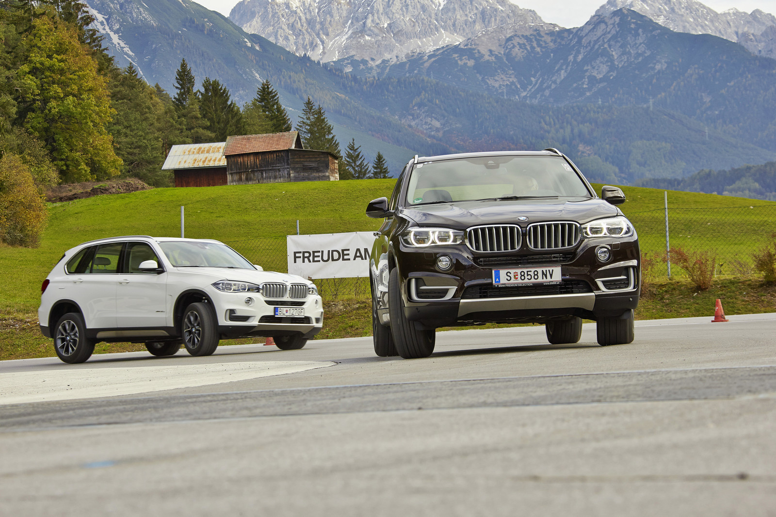 BMW X5 M50d si BMW X5 M30d