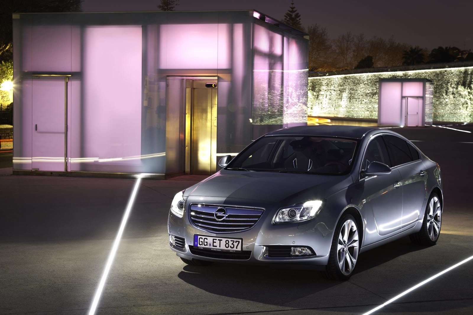 Pretul de baza pentru Opel Insignia BiTurbo este de 30.980 euro, in echipare Cosmo