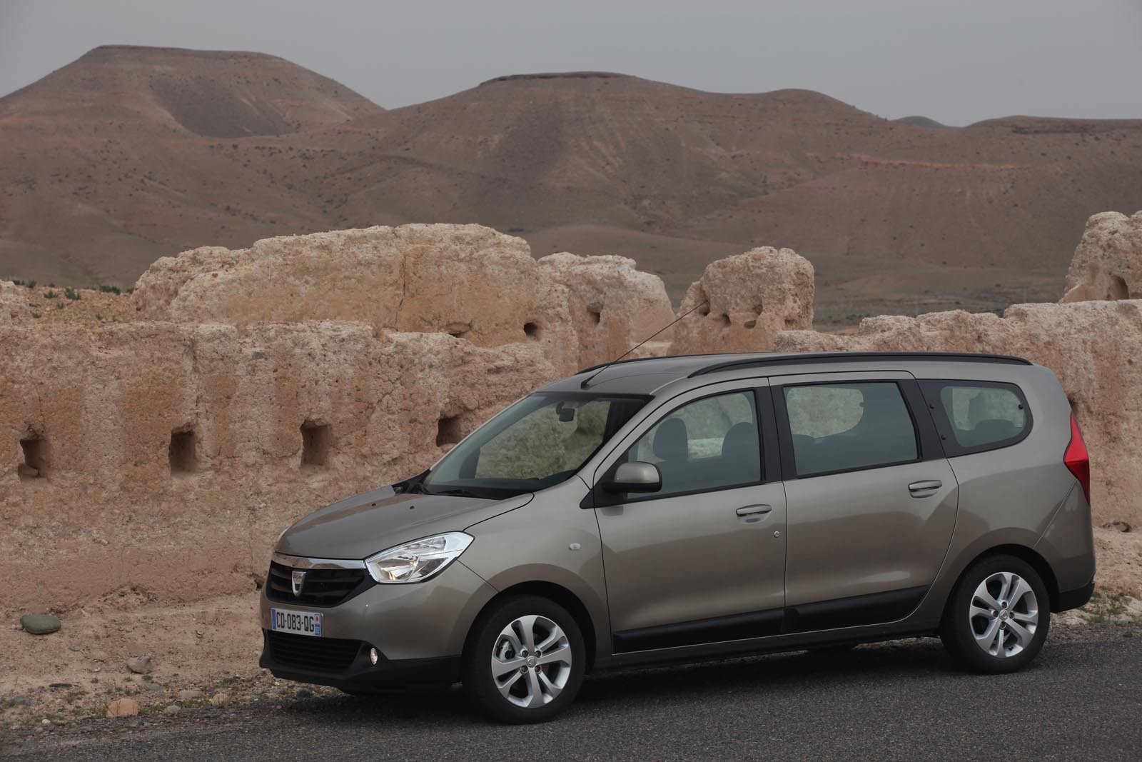 Dacia Lodgy este inca o masina reusita, cu un foarte bun spirit practic si spatiu interior