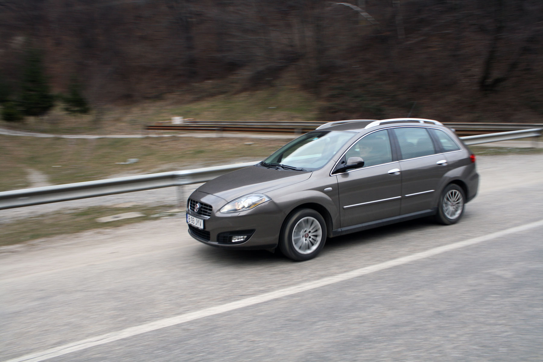 Fiat Croma - lateral fata