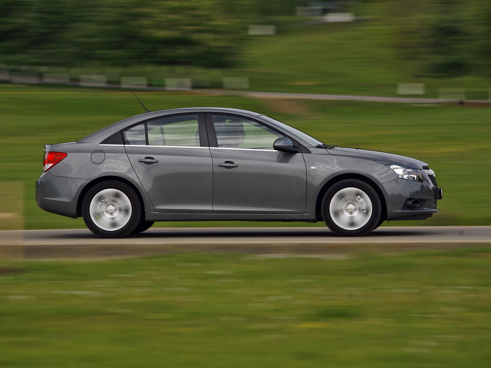 Chevrolet Cruze are un comportament bun la viteze mari si zgomot redus