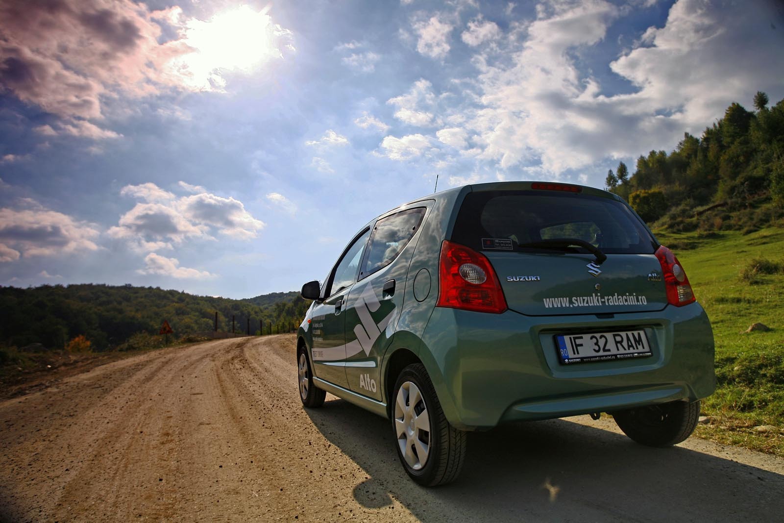 Suzuki Alto este un adevarat mini urban: spatiu mic pe bancheta si portbagaj liliputan