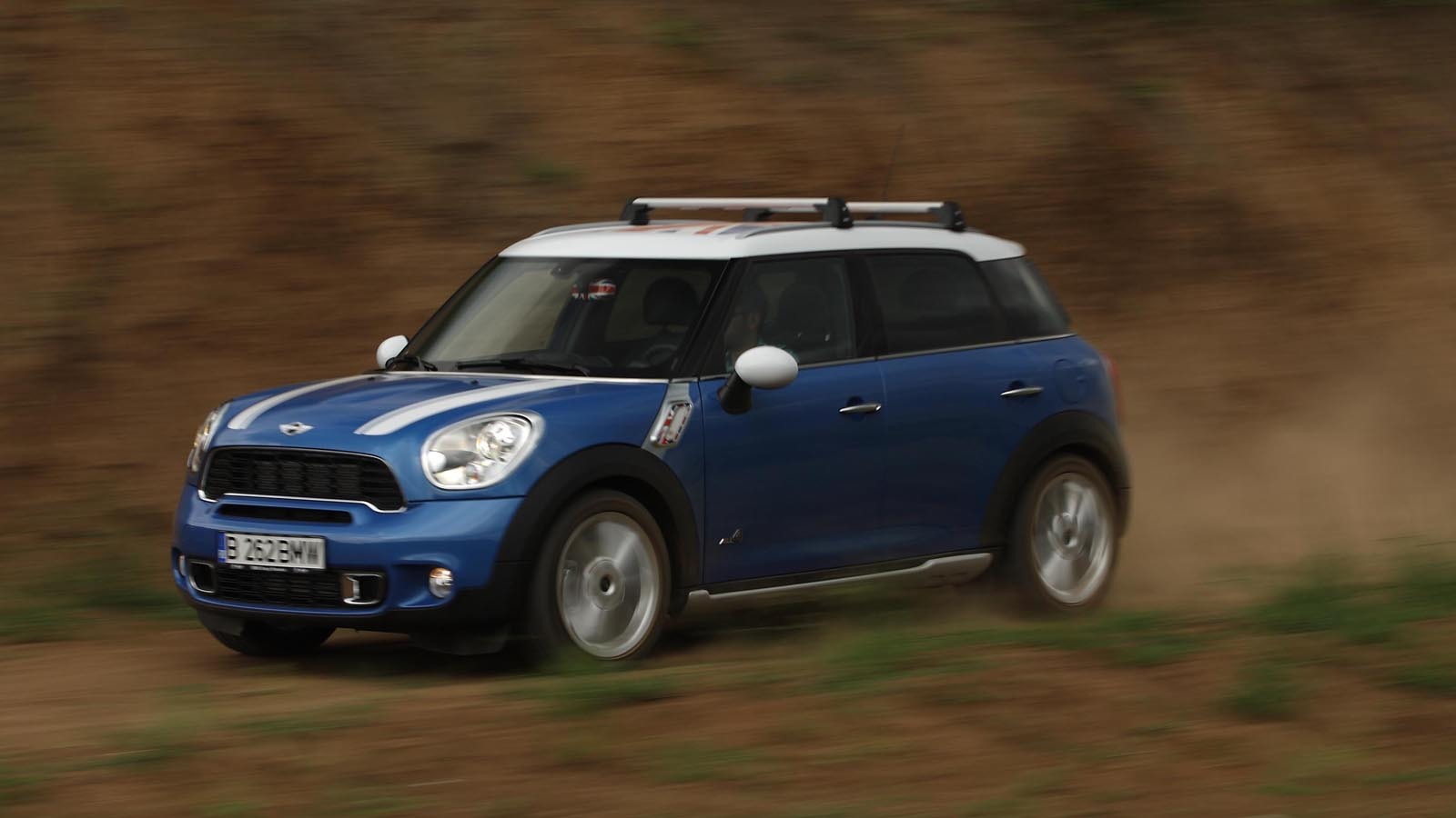 Motorul este potent, iar cutia de viteze automata ii confera bune reprize lui Mini Countryman Cooper SD