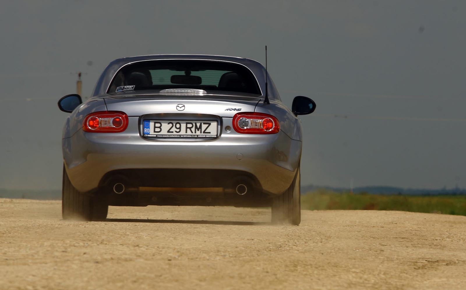 Mazda MX-5 RC 1.8i are un consum mediu real de circa 8 litri/100 km