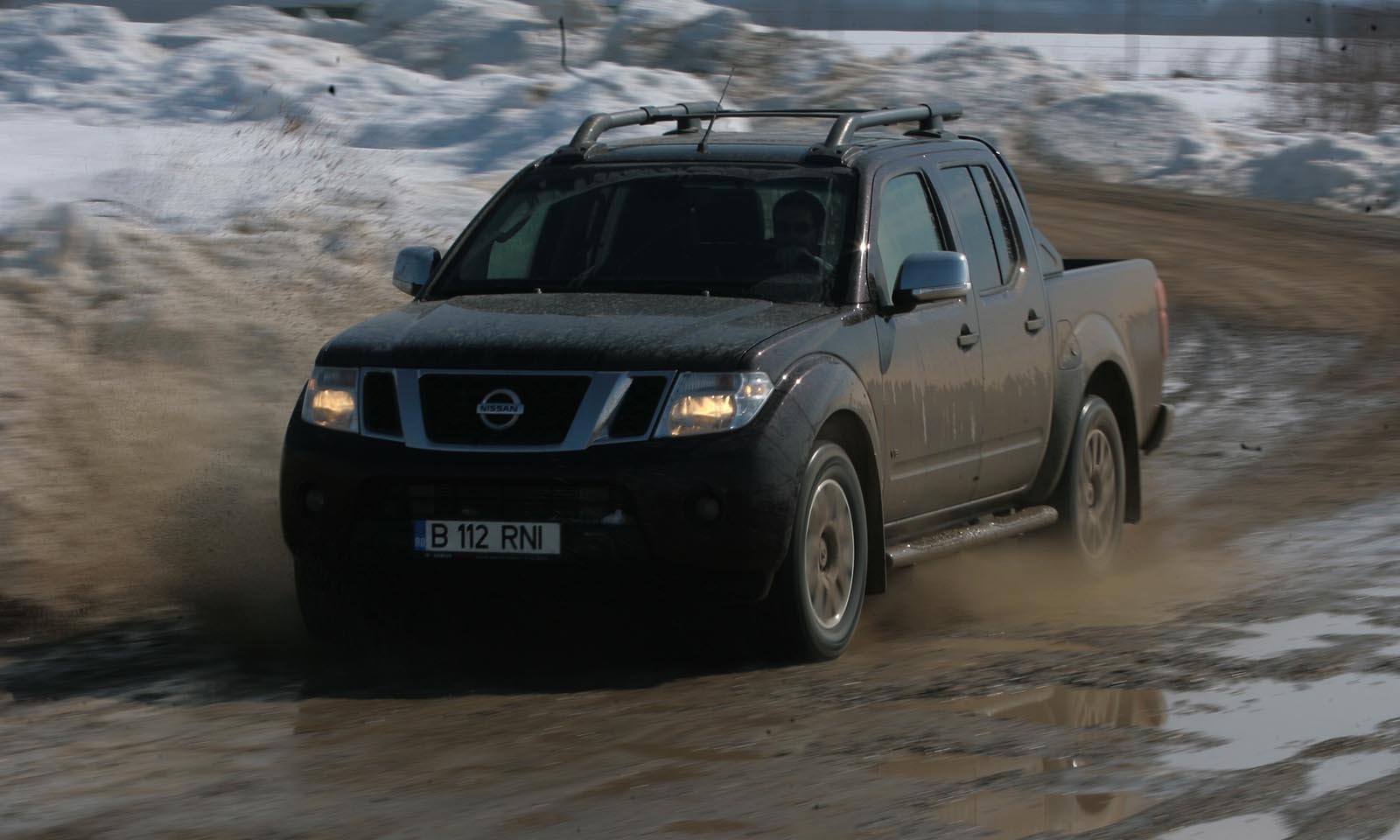 Cutia automata de pe Navara V6 are si mod manual, dar masina nu devine sportiva