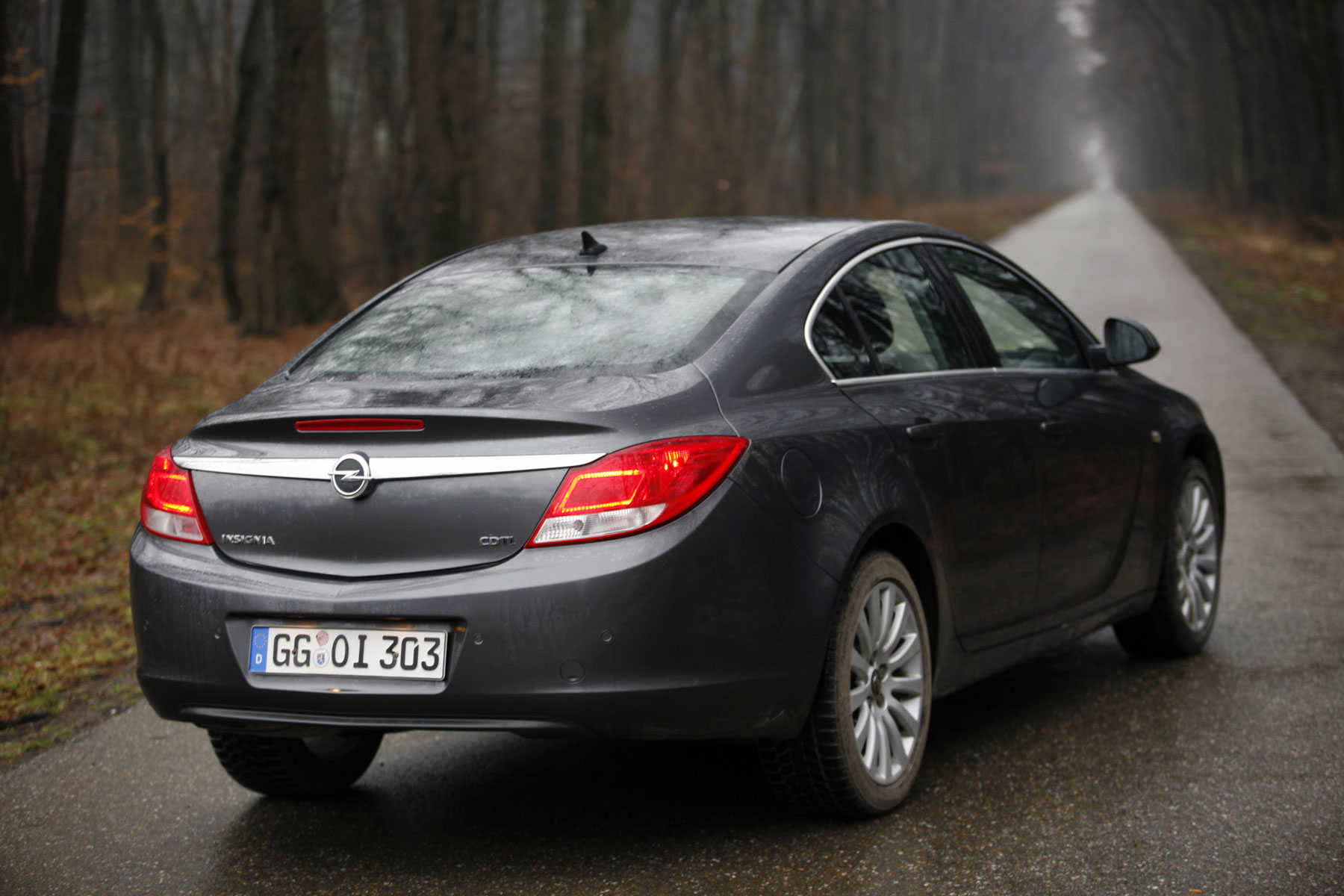 Opel Insignia spate