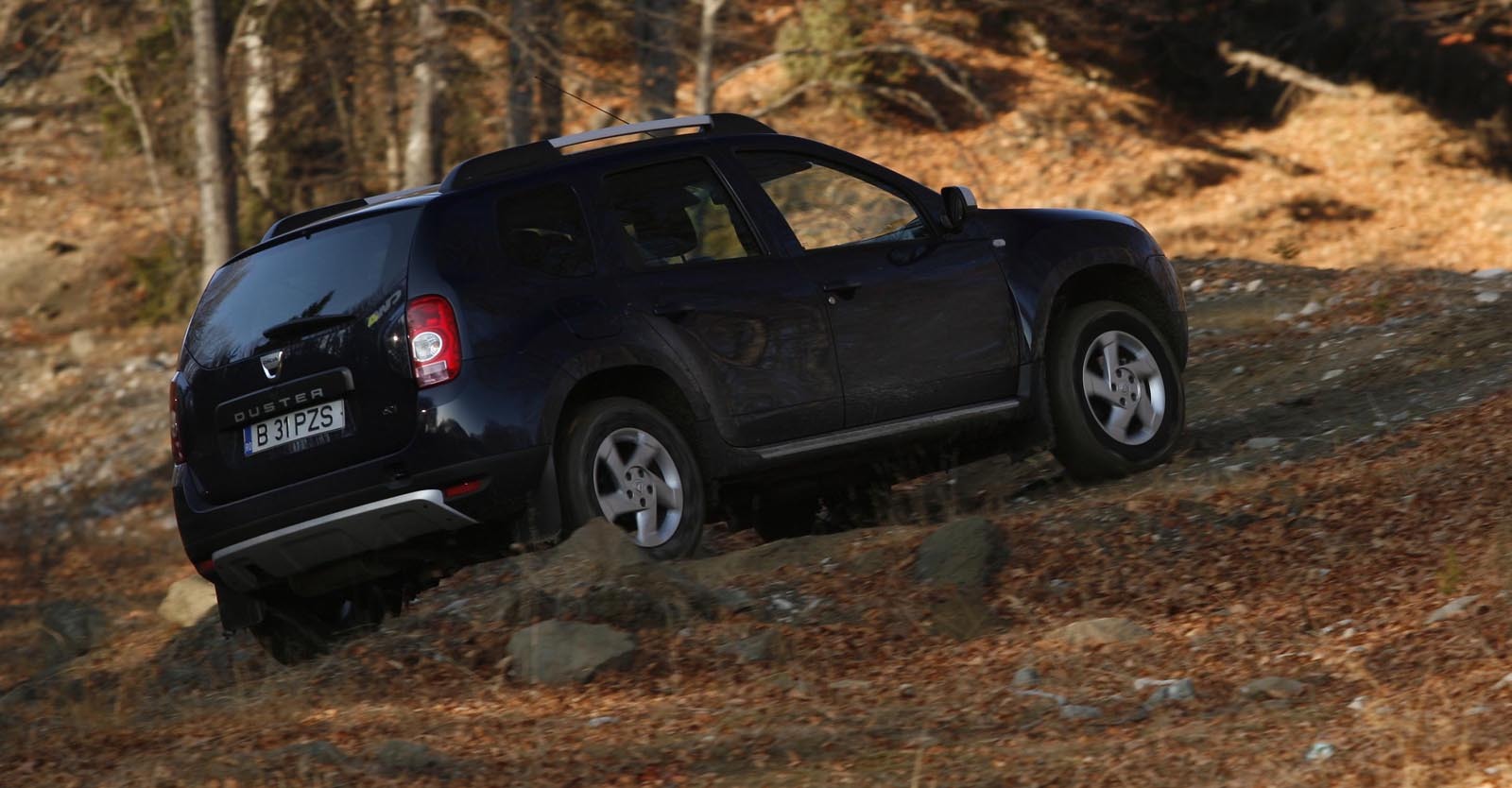 Dacia Duster are o garda la sol de 21 cm si unghiuri de trecere excelente in offroad