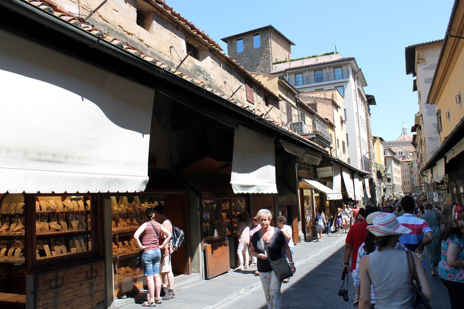 Nu e o straduta, ci Ponte Vecchio