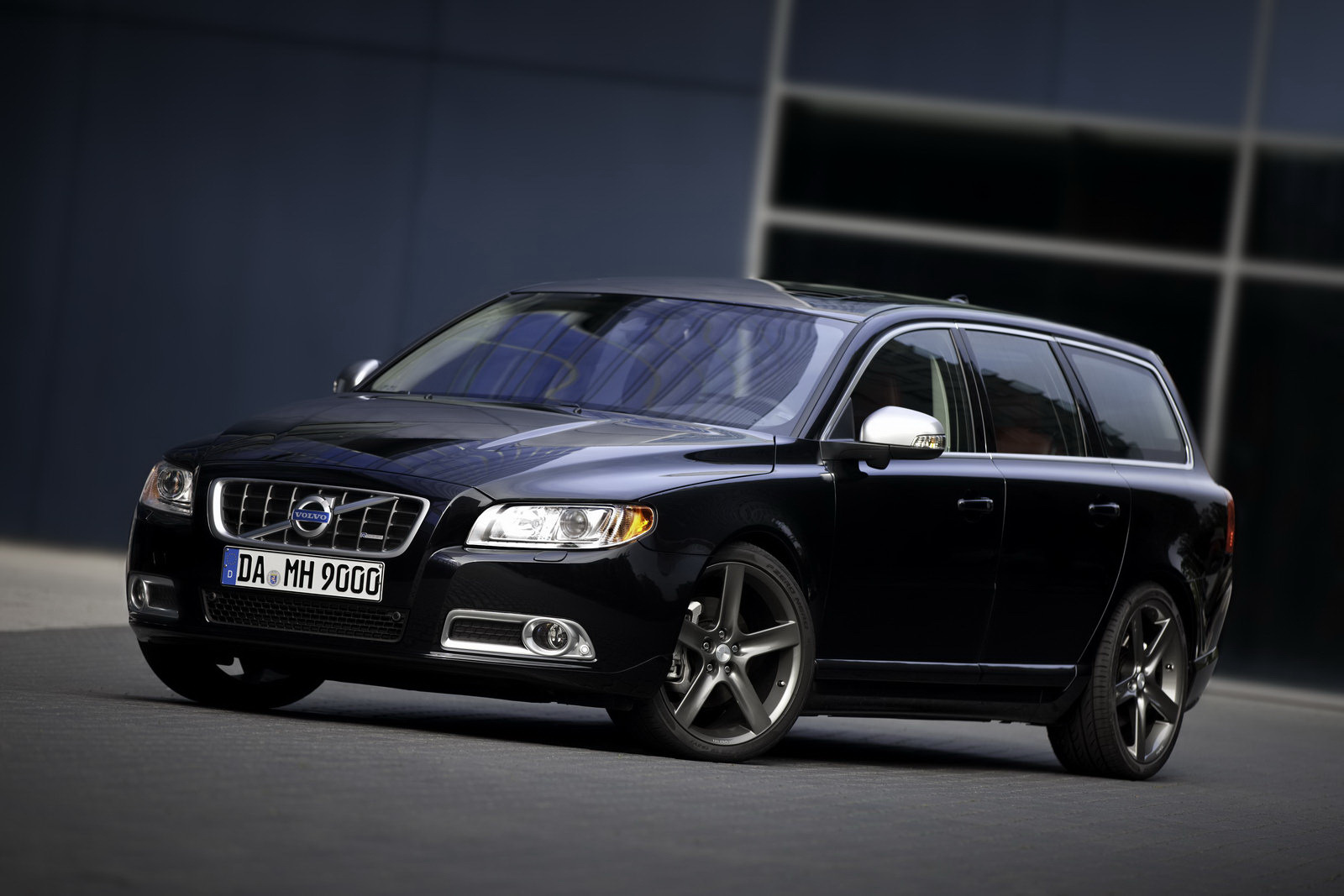 Volvo V70 T6 AWD a fost tunat de Heico Sportiv - vor fi produse 100 de exemplare