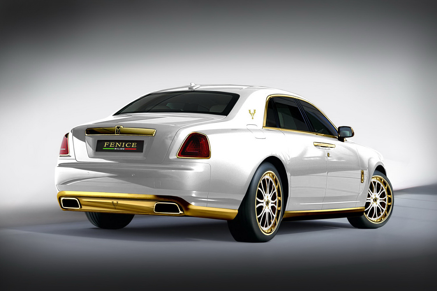 Rolls Royce Ghost Diva - bricolat cu aur de 24k de catre Fenice Milano