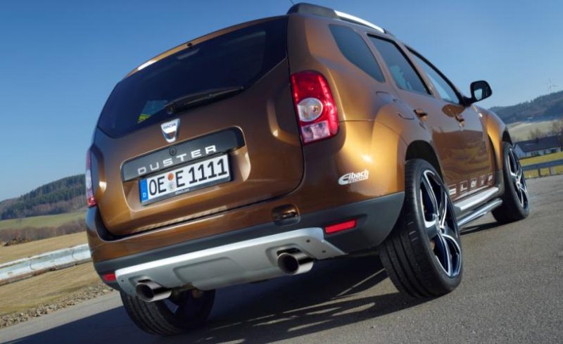 Dacia Duster by Eibach mai primeste mini-bull-bar si praguri cromate, dar si doua evacuari