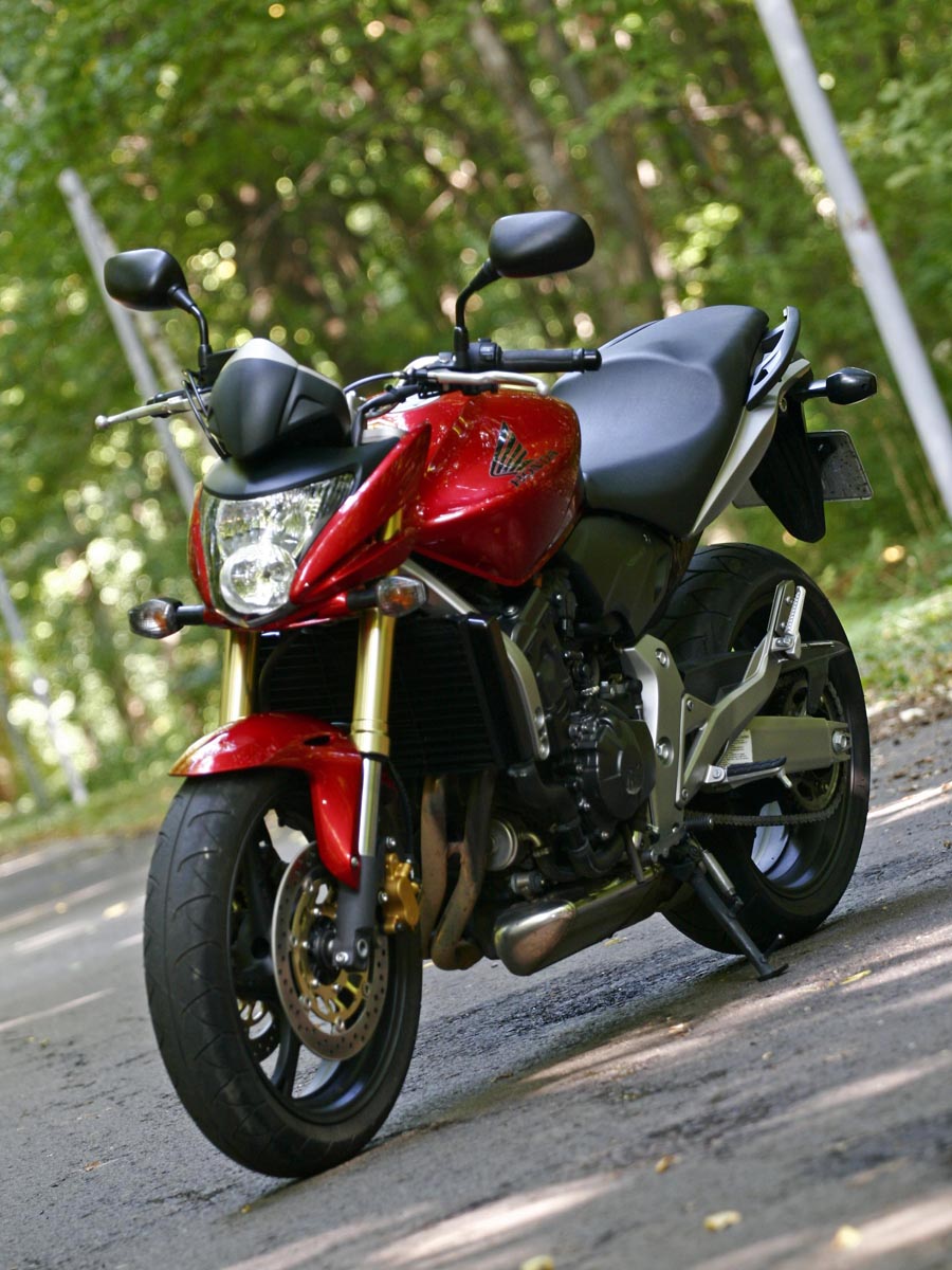 Noul Honda Hornet